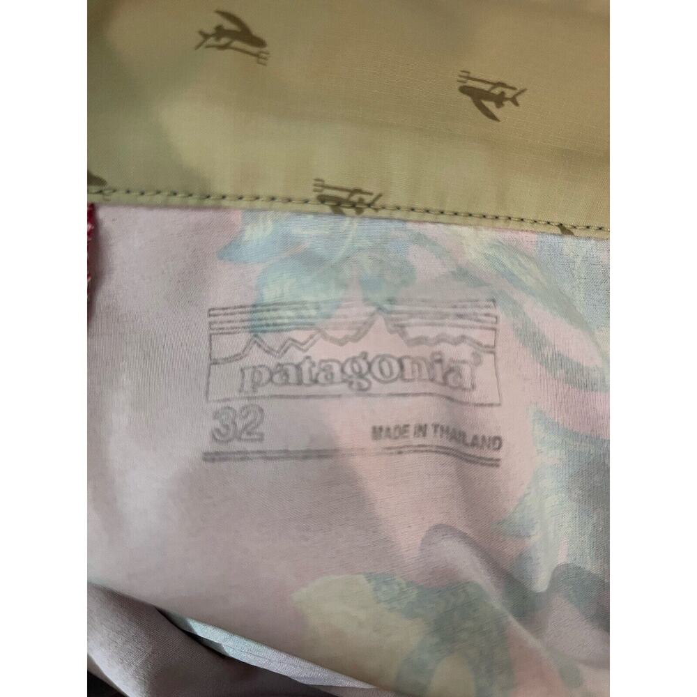 Patagonia Multicolor Floral Print Men's Activewear Board Shorts Size 32 - Picture 3 of 5